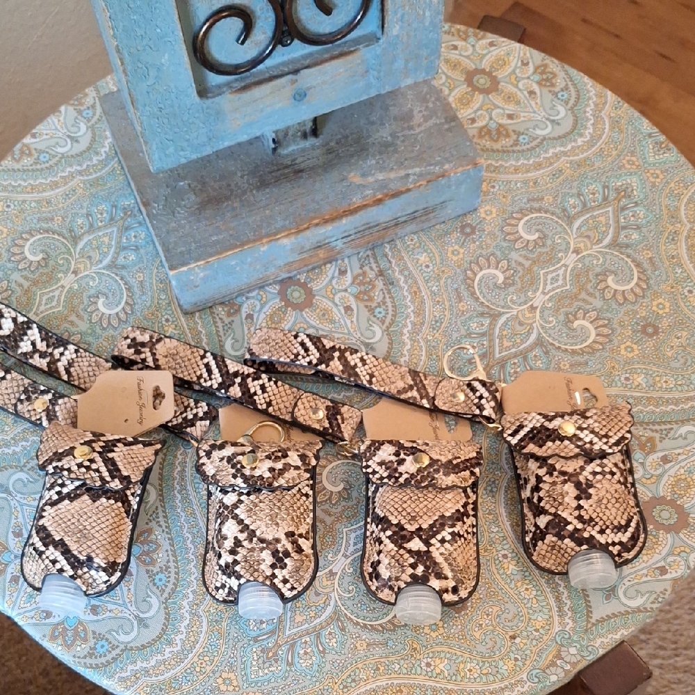 🔥🔥 HOT DEAL Key Chain Arm Wristlet Snake Print Hand Sanitizer Holders.